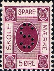 Det næste danske skolesparemærke for skolebørn: DANSK - SKOLE SPARE - MÆRKE 5 øre i lilla / rødbrun farve udkom i året 1919. Her kan man se at man er vendt tilbage med perfinbilledet S i ovalen midt i mærket og en ny tekst SKOLE SPARE MÆRKE.